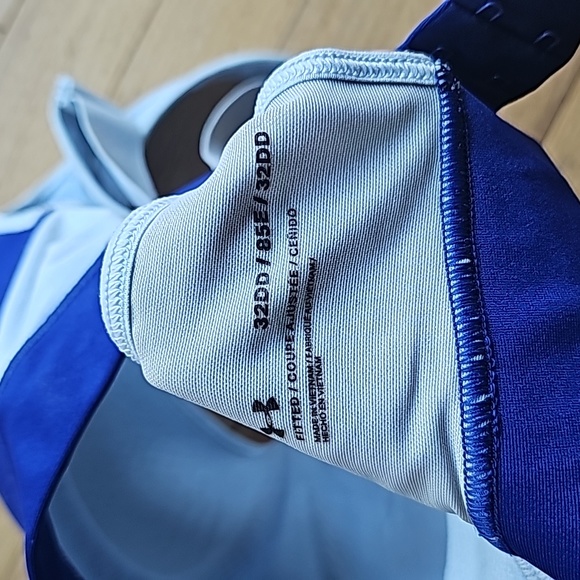 Under Armour Warp Knit High Impact Sports Bra - Picture 3 of 4